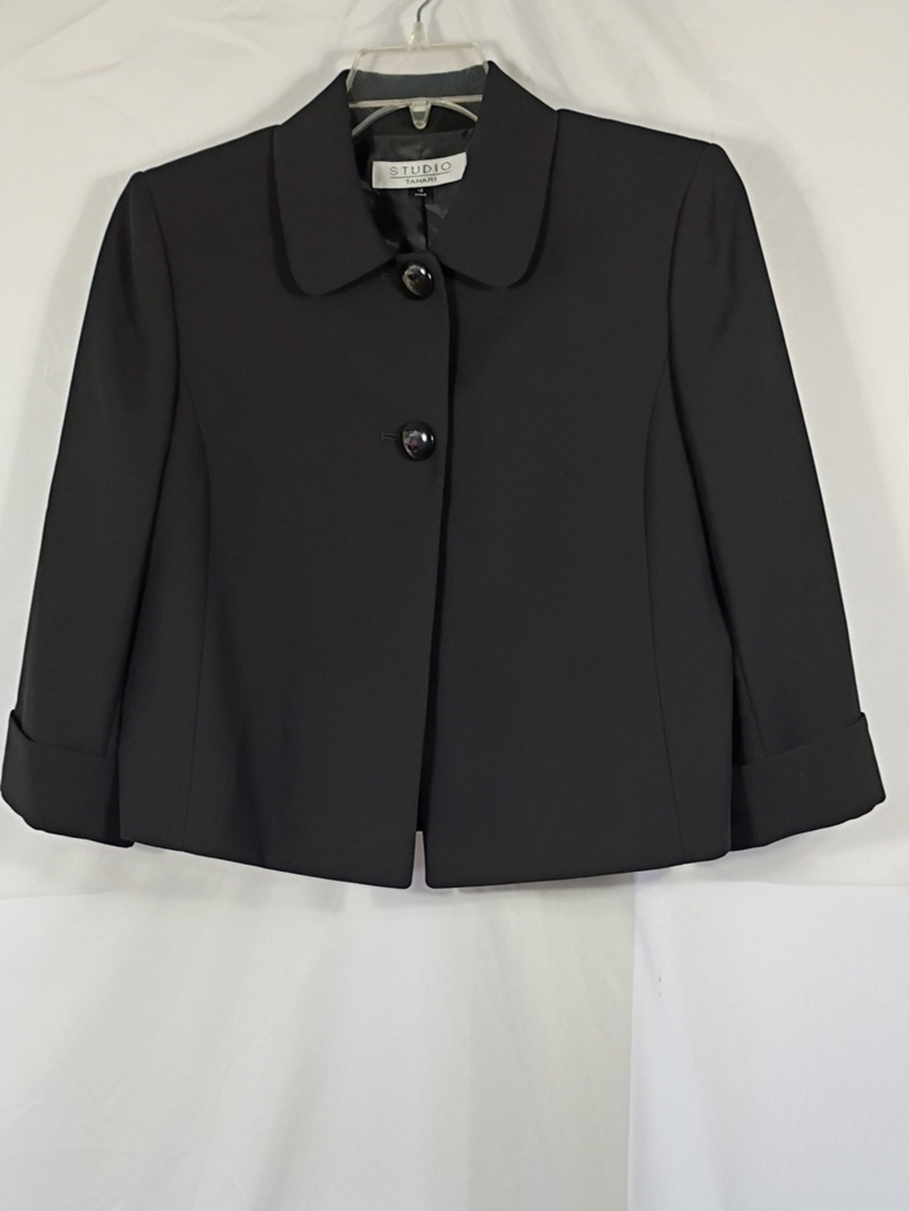 EUC Studio Tahari Black Cropped 2 Button  Blazer Size 12 Work Business wear